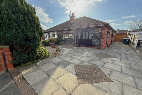 Fearnhead, Warrington WA2 2 bed bungalow for sale