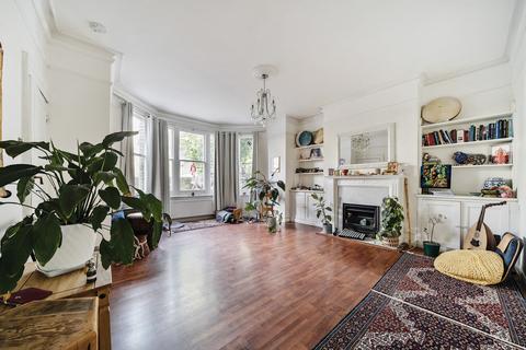 Hampstead Lane, Highgate, N6 3 bed apartment for sale