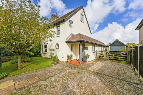 Steeds Lane, Kingsnorth, Ashford... 4 bed semi