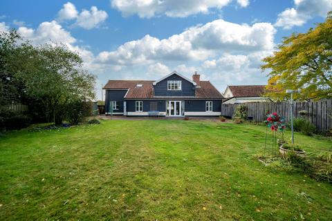 Market Lane, Burston 4 bed barn conversion for sale