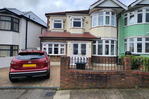 5 bedroom semi-detached house for sale