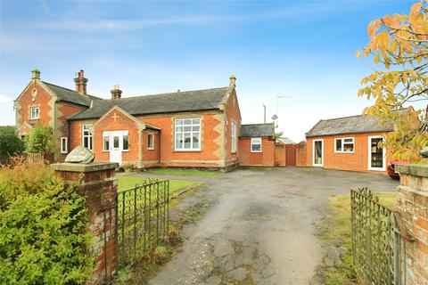 Dallinghoo, Woodbridge, Suffolk, IP13 3 bed semi