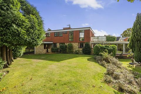 Westhall Park, Warlingham CR6 3 bed detached house for sale