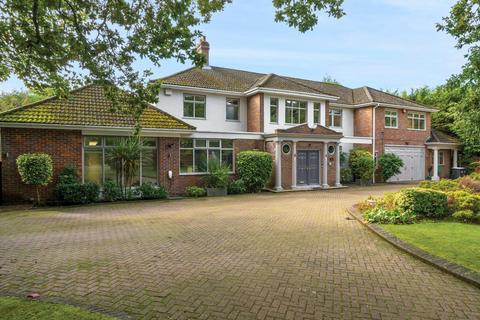 The Ridgeway, Hertfordshire EN6 5 bed detached house for sale