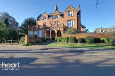Sandon Brook Place, Chelmsford 3 bed apartment for sale