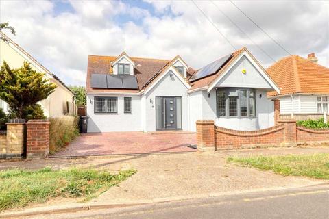 Holland on Sea CO15 4 bed bungalow for sale
