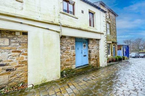 Victoria Street, Settle BD24 2 bed cottage for sale