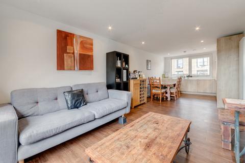 Royal Victoria Gardens, Whiting Way... 2 bed flat for sale