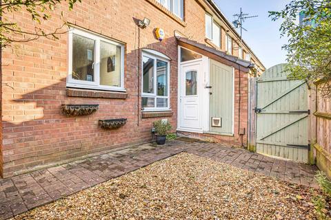 Tom Price Close, Fairview... 1 bed apartment for sale