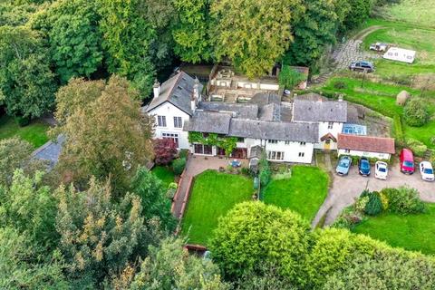 Trows Lane, Rochdale OL11 3 bed cottage for sale