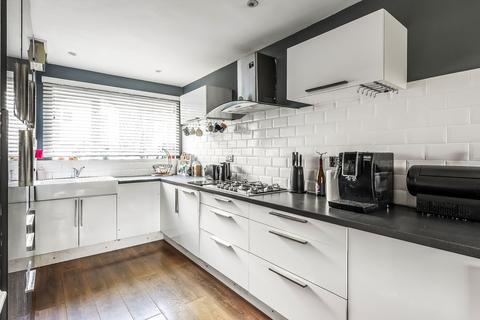 Lucilina Drive, Edenbridge 2 bed end of terrace house for sale