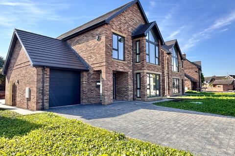 High End Close, Carlisle CA5 4 bed detached house for sale