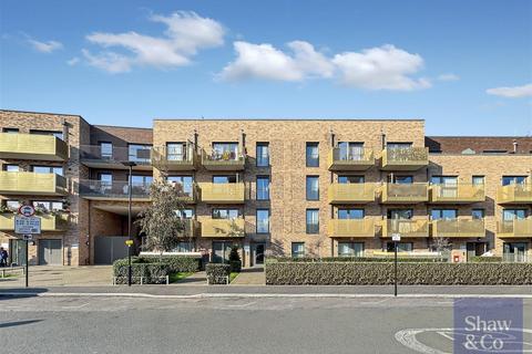 Selbourne Avenue, Hounslow TW3 2 bed flat for sale