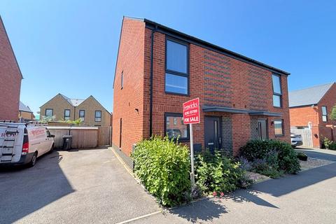 2 bedroom semi-detached house for sale