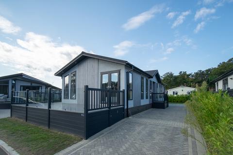 Godalming, Surrey, GU8 2 bed park home for sale
