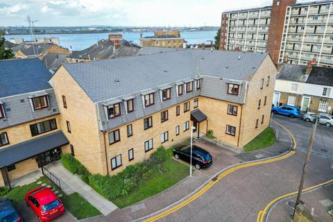 Pilots Place, Gravesend, Kent, DA12 1 bed flat for sale
