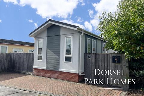 Pinehurst Park, West Moors, Dorset, BH22 2 bed park home for sale