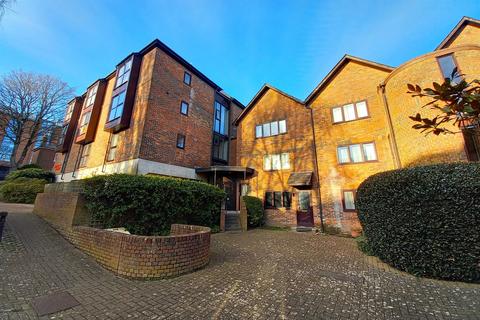 Winchester City Centre 1 bed flat for sale