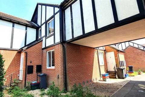 Kendal Close, Feltham 2 bed terraced house for sale
