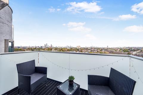 St. Luke's Avenue, Clapham, SW4 1 bed apartment for sale