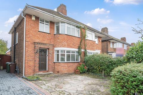 Merrion Avenue, Stanmore, Middlesex 3 bed semi