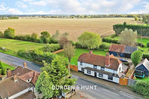 Chelmsford Road, White Roding, CM6 4 bed detached house for sale