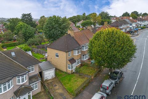 Wakemans Hill Avenue, London NW9 3 bed end of terrace house for sale