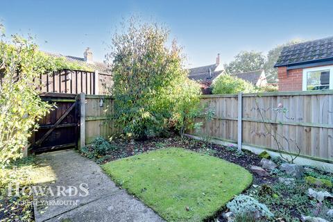 North Road, Hemsby 2 bed terraced house for sale