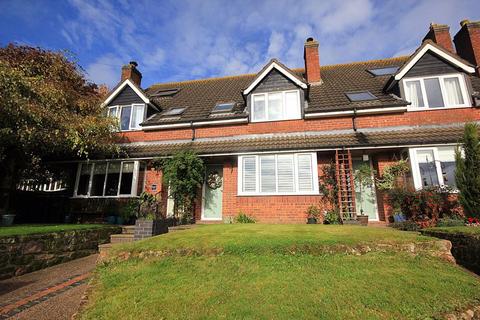 Chapel Rise, Malpas 3 bed terraced house for sale