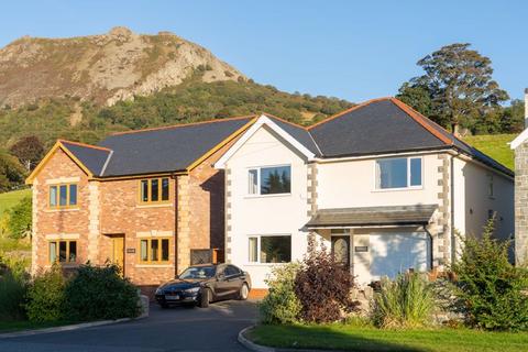 Penmaenmawr Road, Llanfairfechan 4 bed detached house for sale