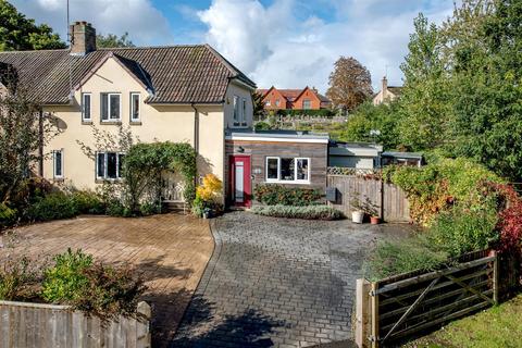 2 bedroom semi-detached house for sale