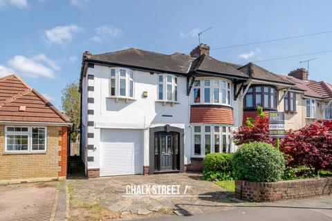 Hacton Lane, Hornchurch, RM12 4 bed end of terrace house for sale