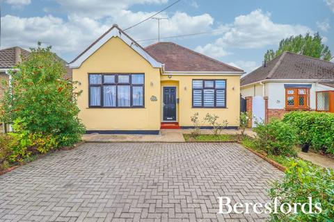 The Crescent, Upminster, RM14 2 bed bungalow for sale