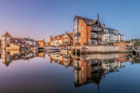 Bridge Street, Christchurch BH23 4 bed townhouse for sale