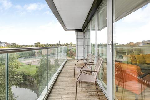 The Crescent, Deptford SE8 3 bed apartment for sale