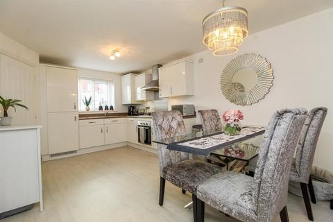 Micklewait Avenue, Wakefield WF4 3 bed house for sale