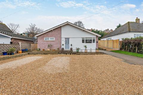 3 bed detached bungalow in College... 3 bed bungalow for sale