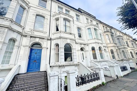 Tisbury Road, Hove 2 bed apartment for sale