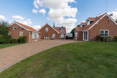 6 bedroom detached house for sale