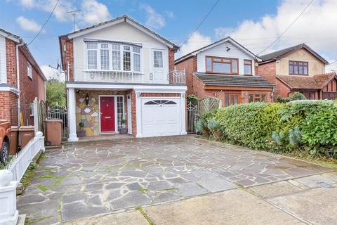 South Hanningfield Way, Wickford, Essex 3 bed detached house for sale