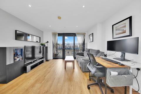 Moro Apartments, London, E14 6FT 2 bed apartment for sale