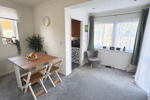Runnymede Court, Egham, Surrey, TW20 2 bed maisonette for sale