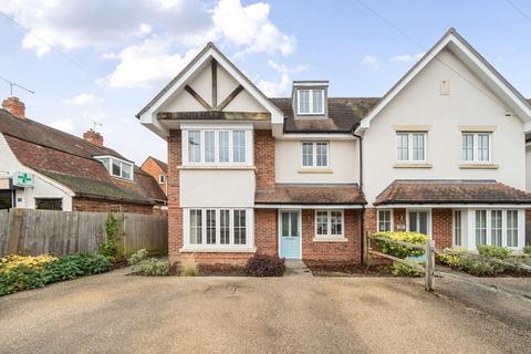 5 bedroom semi-detached house for sale