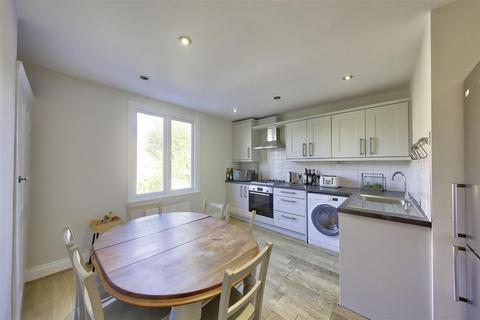 Sudbourne Road, Brixton SW2 2 bed flat for sale