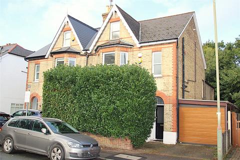 5 bedroom semi-detached house for sale