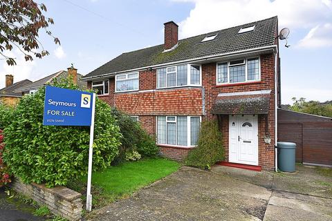 Blunden Road, Farnborough GU14 5 bed semi
