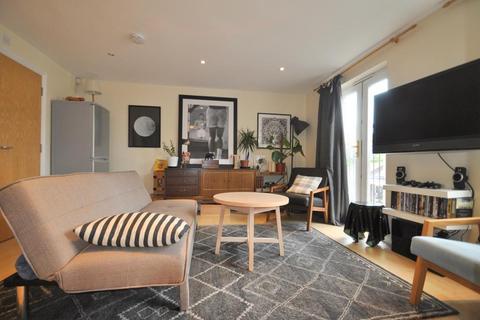 Sternhall lane, London, SE15 4NT 3 bed terraced house for sale