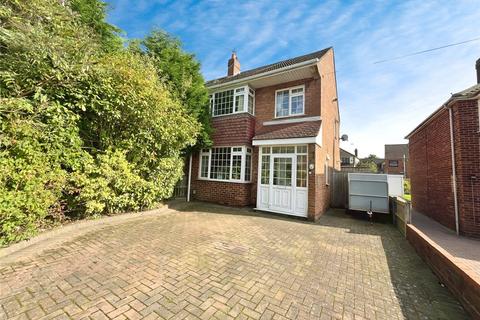 Briardene Avenue, Warwickshire CV12 3 bed semi