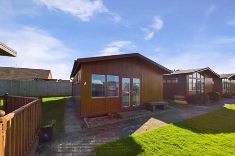 Mablethorpe Chalet Park, Mablethorpe... 2 bed chalet for sale