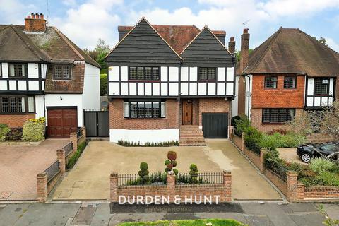 The Meadway, Buckhurst Hill, IG9 5 bed detached house for sale